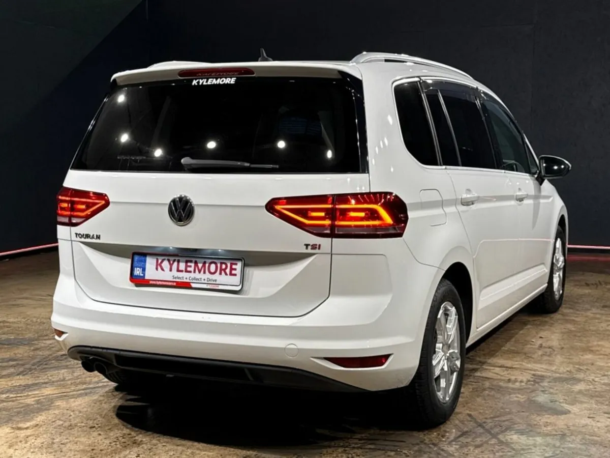 Volkswagen Touran 1.4 AUTOMATIC TSI - 7-SEATER - U - Image 4