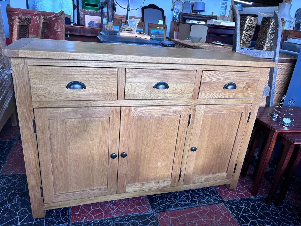 Solid oak sideboard - Image 1