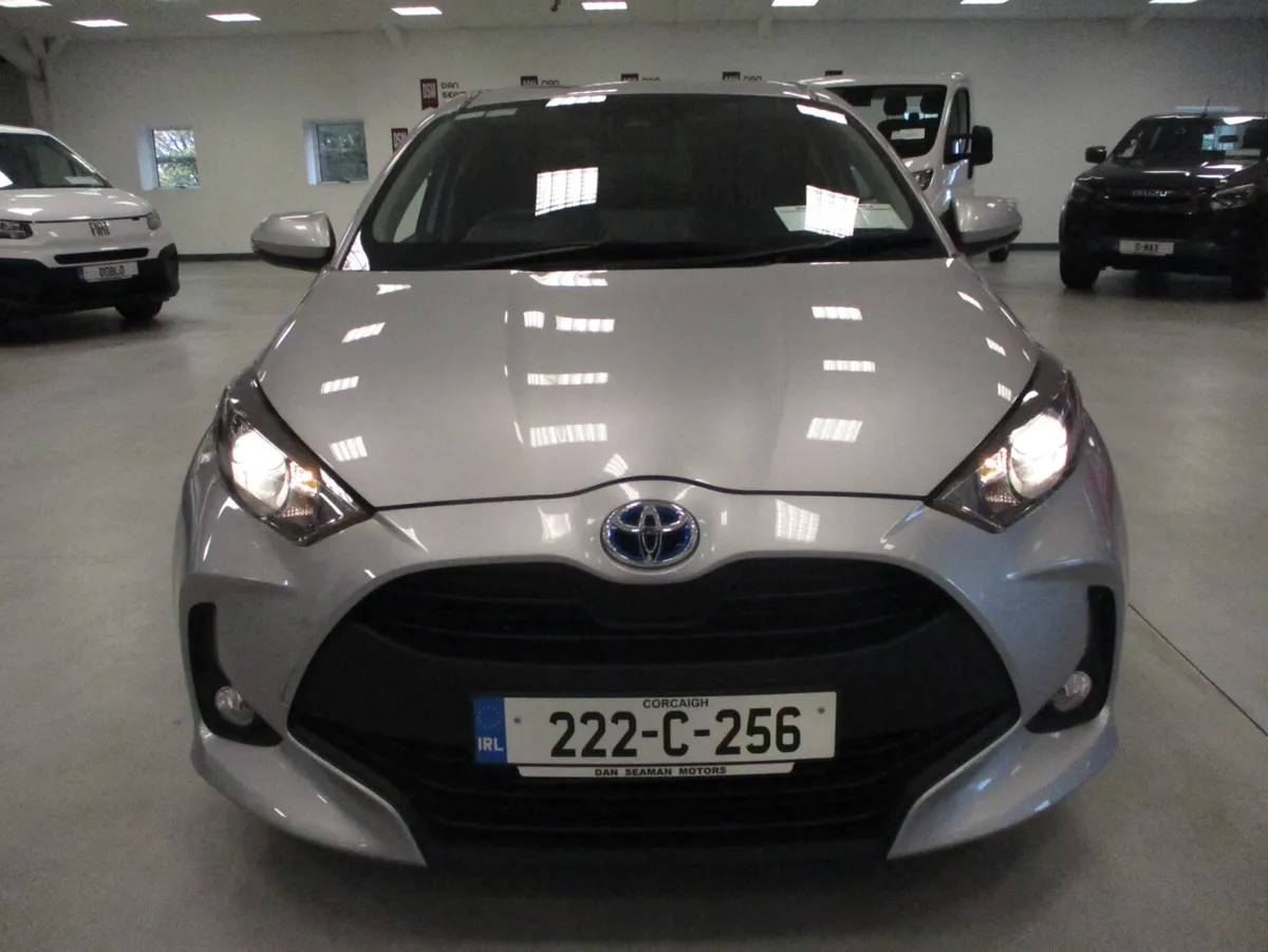 Toyota Yaris LUNA 1.5 MHEV AUTO 2022 - Image 4