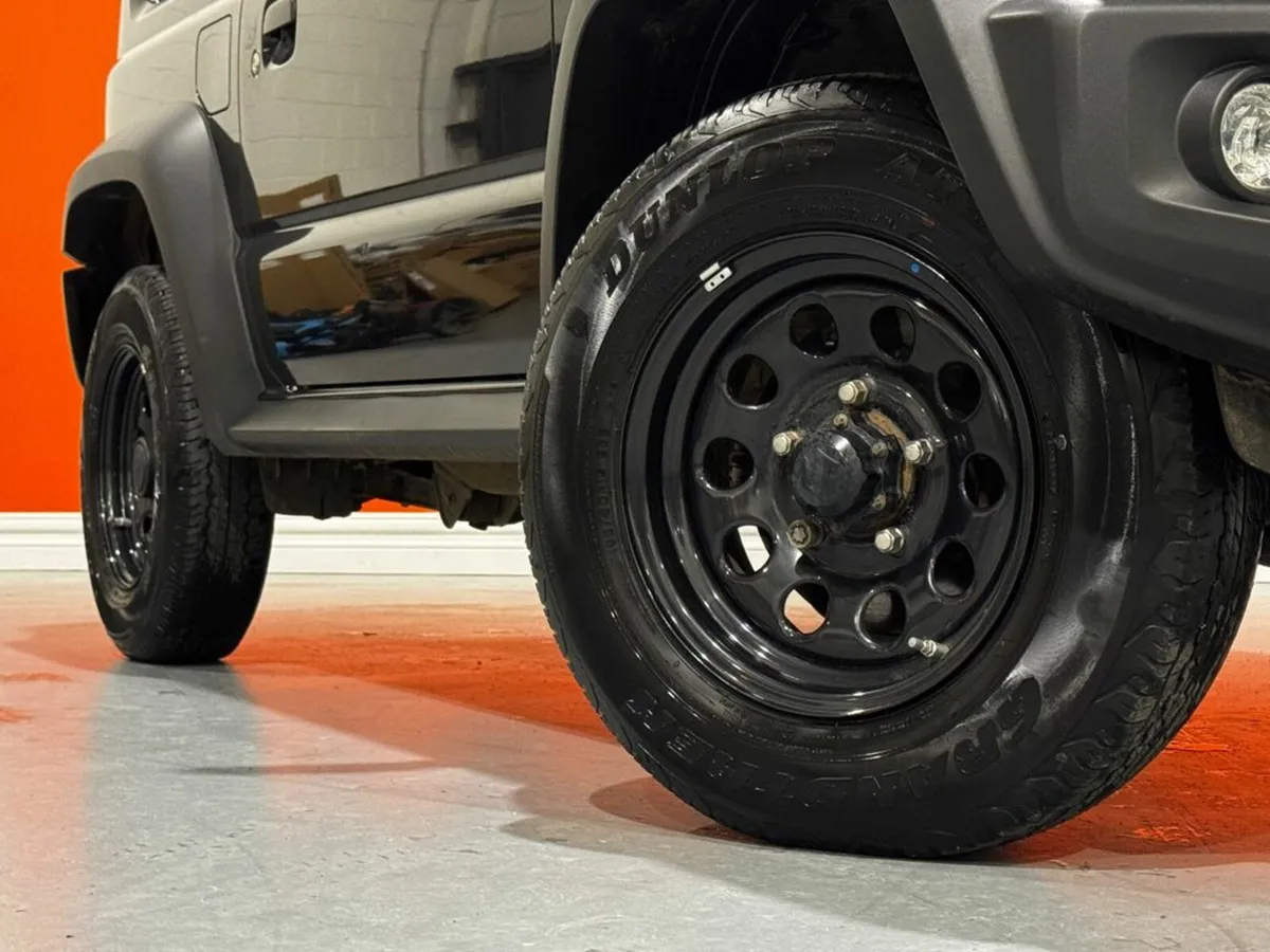 Suzuki Jimny ALLGRIP - Image 2