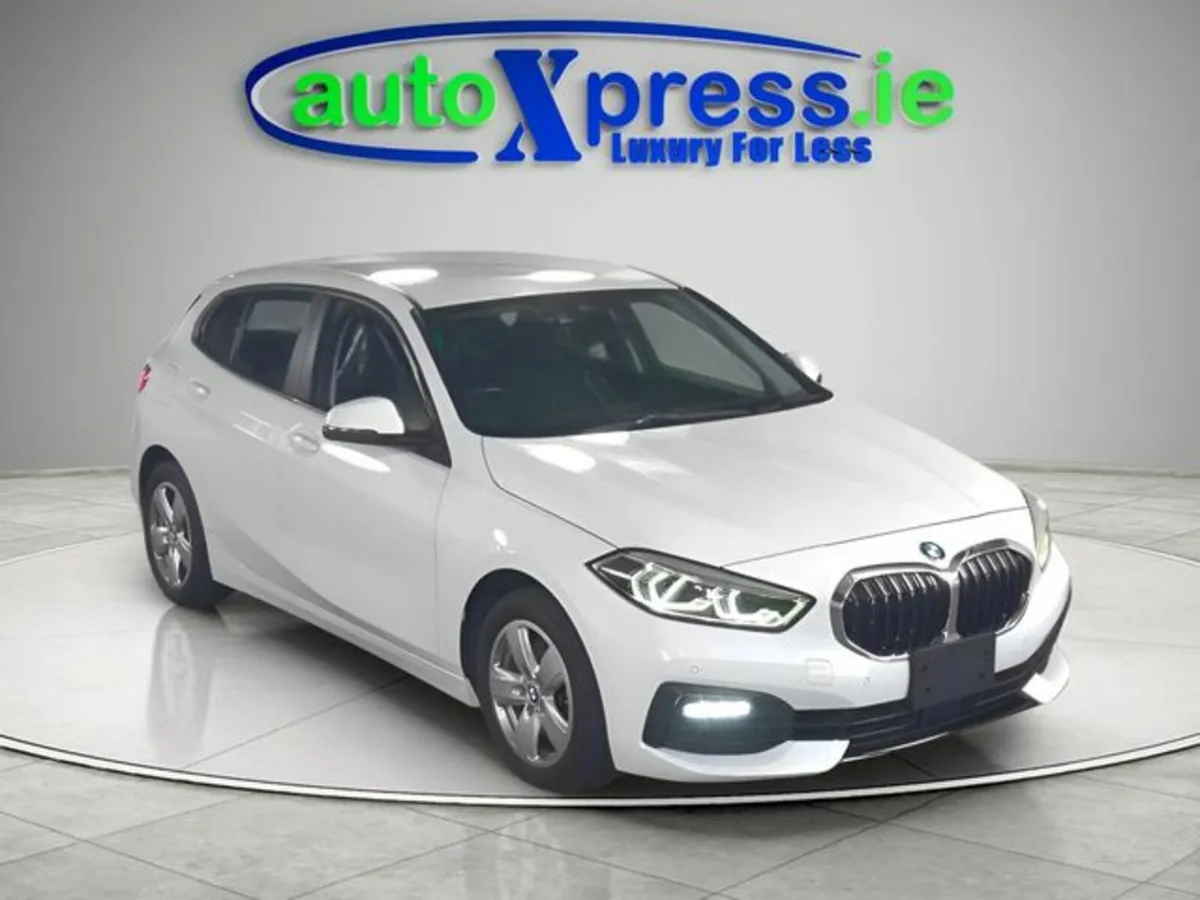 BMW 1-Series 118D PLAY Automatic, Reversing camera - Image 1