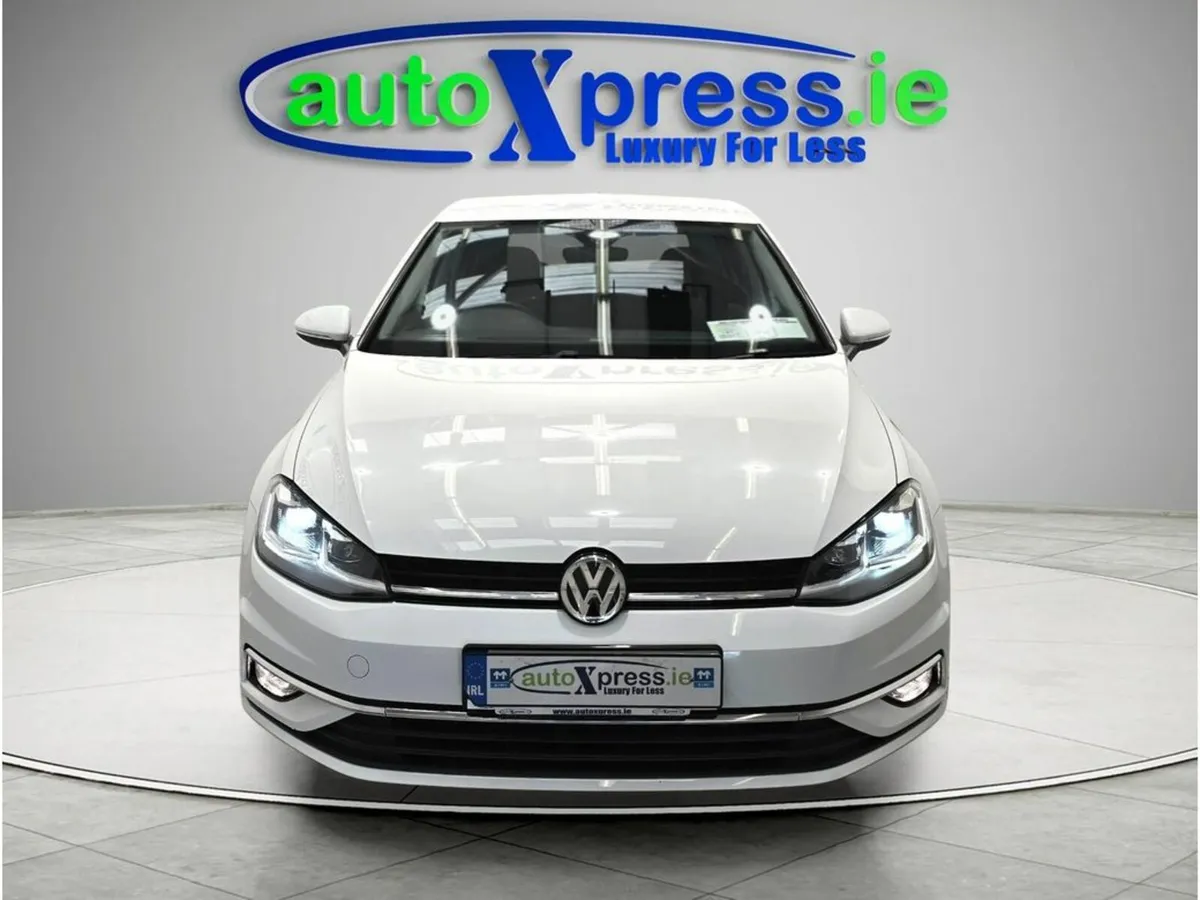 Volkswagen Golf 1.2 TSI Automatic, Reversing camer - Image 3