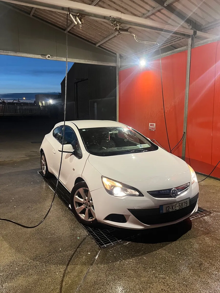 Vauxhall Astra 1.7 Diesel taxed and tested - Image 1