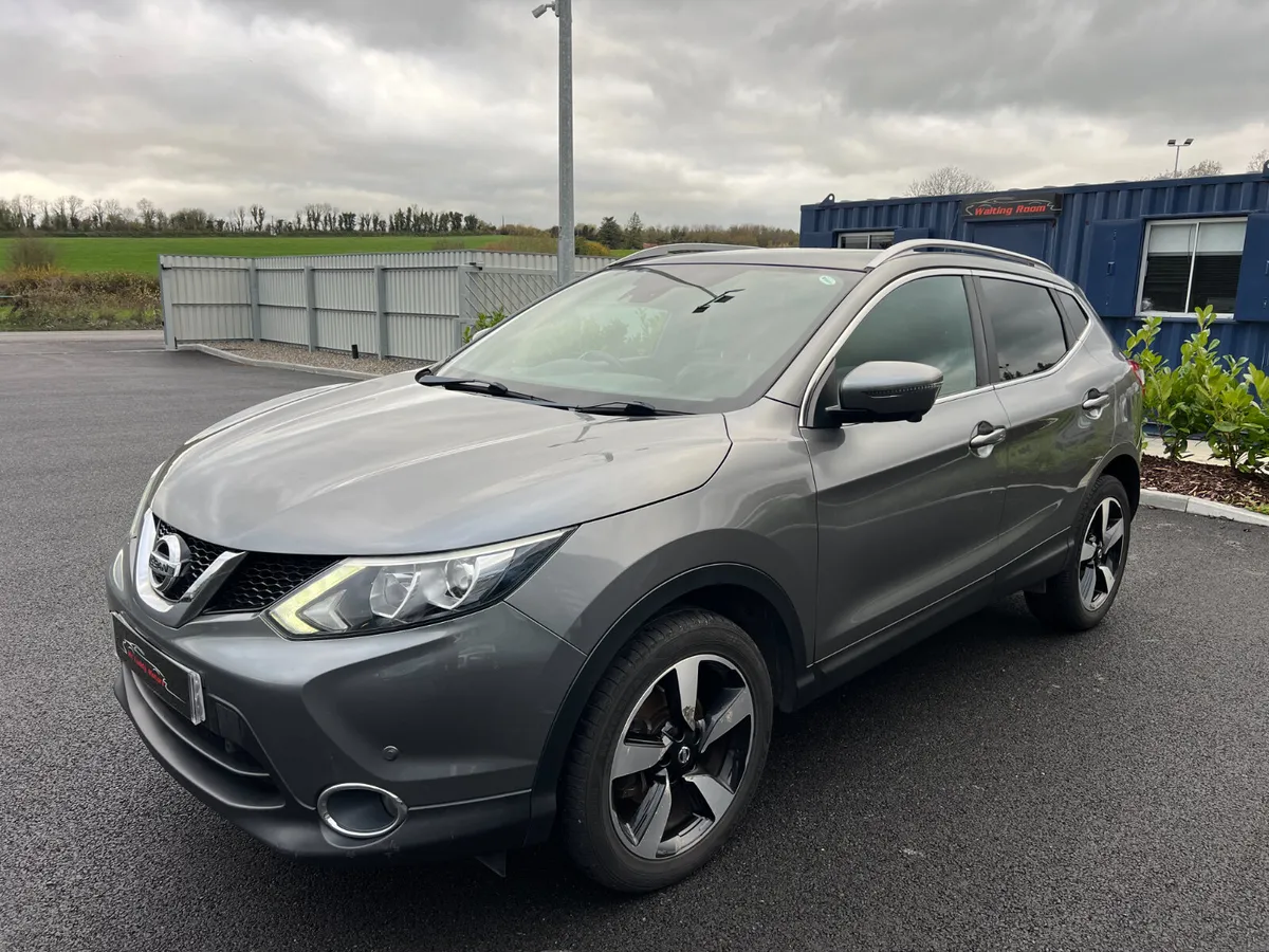 2017 Nissan Qashqai N-Vision 1.5 DCI Pan Roof - Image 4