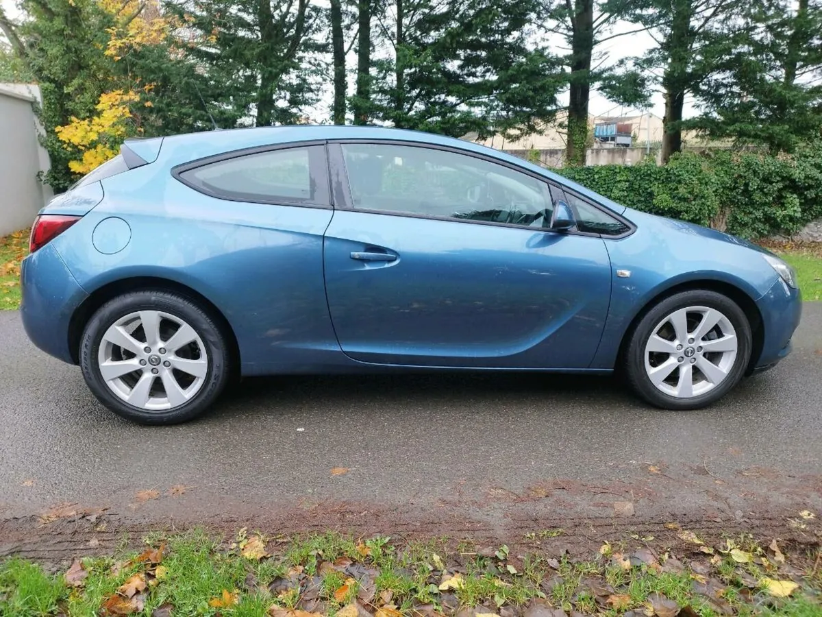 142 Opel Astra 1.4 petrol New NCT till 01/27 - Image 2