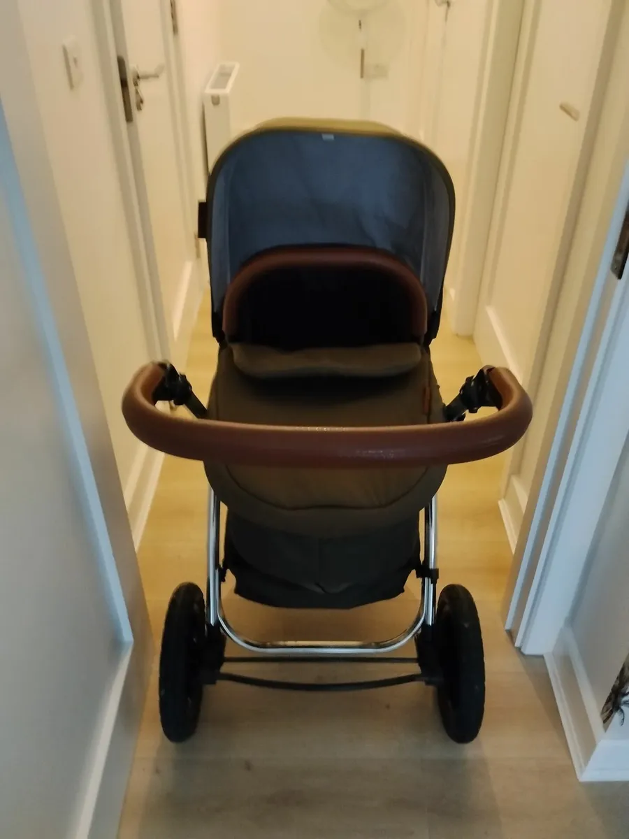 Ickle Bubba Stomp V4 All-in-One ISOFIX Base - Image 1