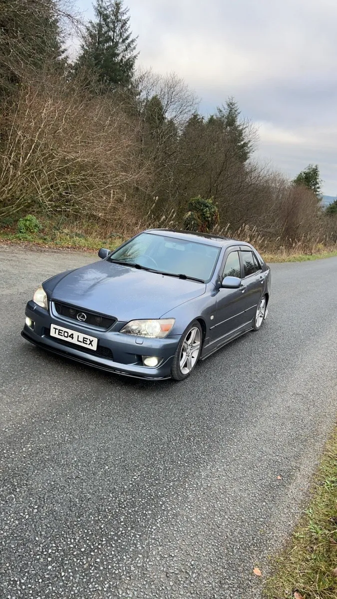 Lexus is200 - Image 3