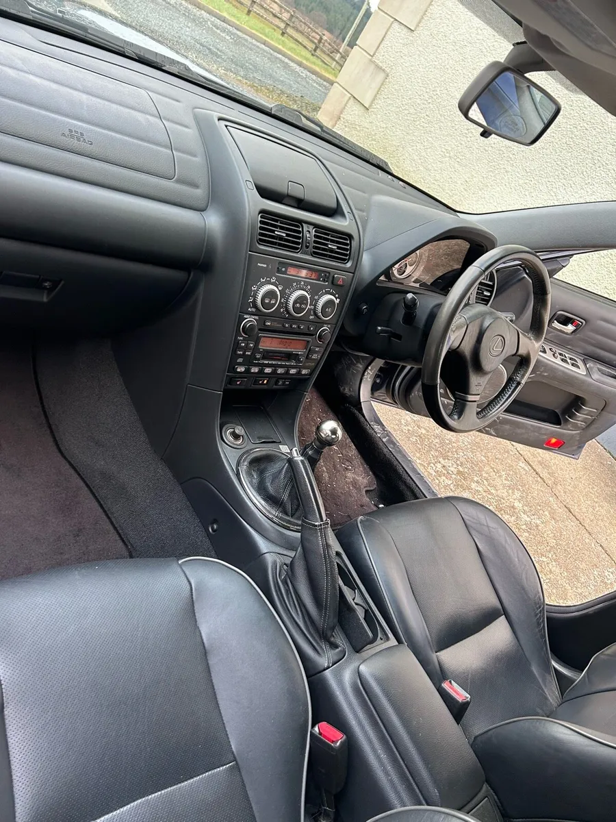 Lexus is200 - Image 4