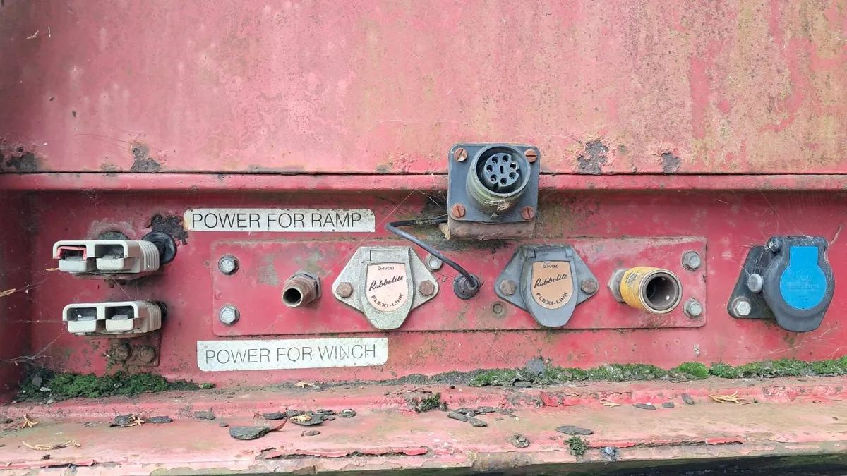 SDC 2003 LOW LOADER - Image 2