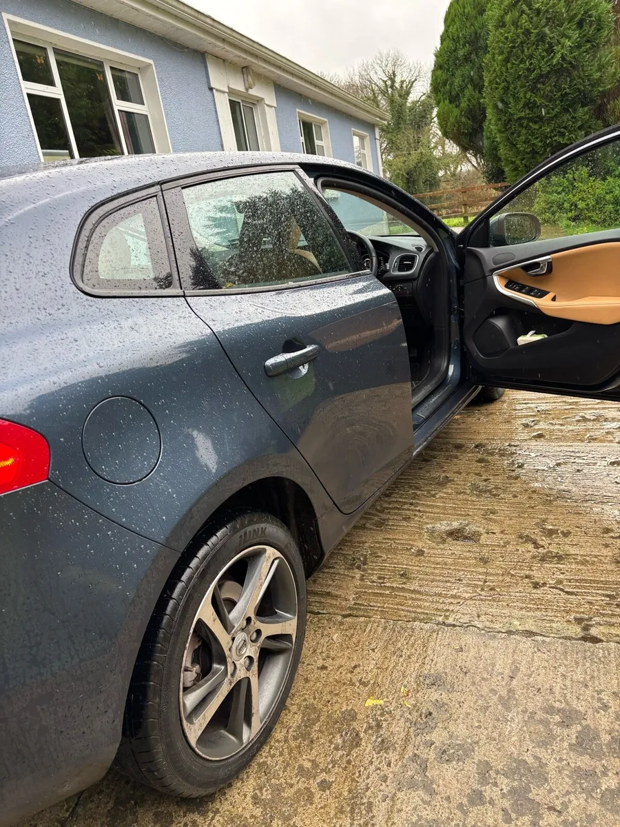 Volvo V40 D2 - Image 4