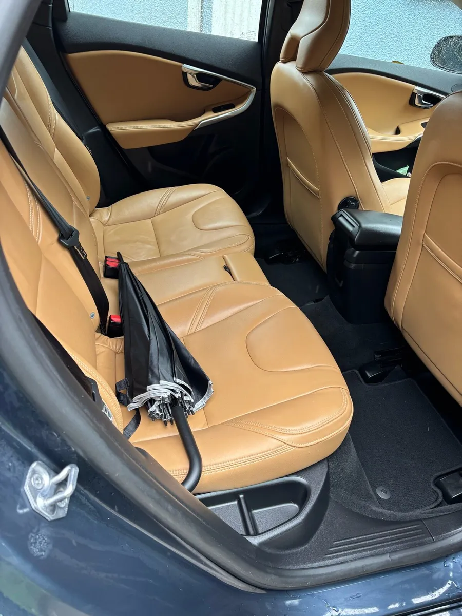 Volvo V40 D2 - Image 4