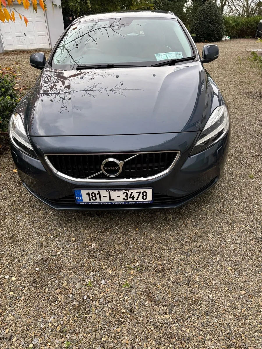 Volvo V40 D2 - Image 1