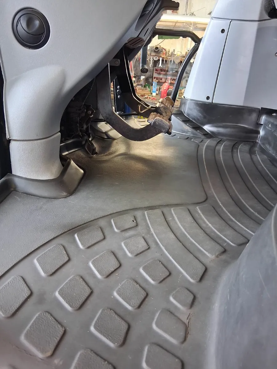 2014 New Holland T6.175 - Image 3