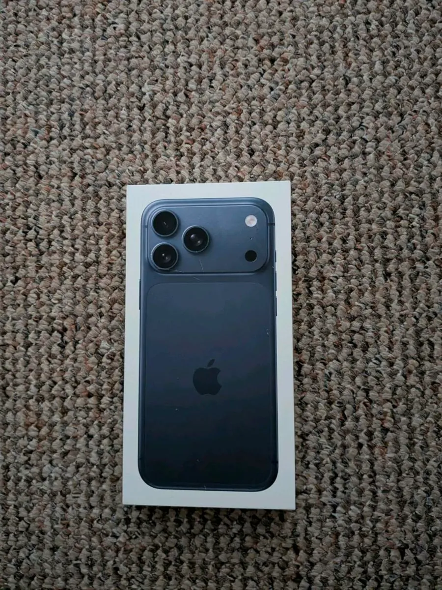 iPhone 17 pro max 256gb sim free - Image 1