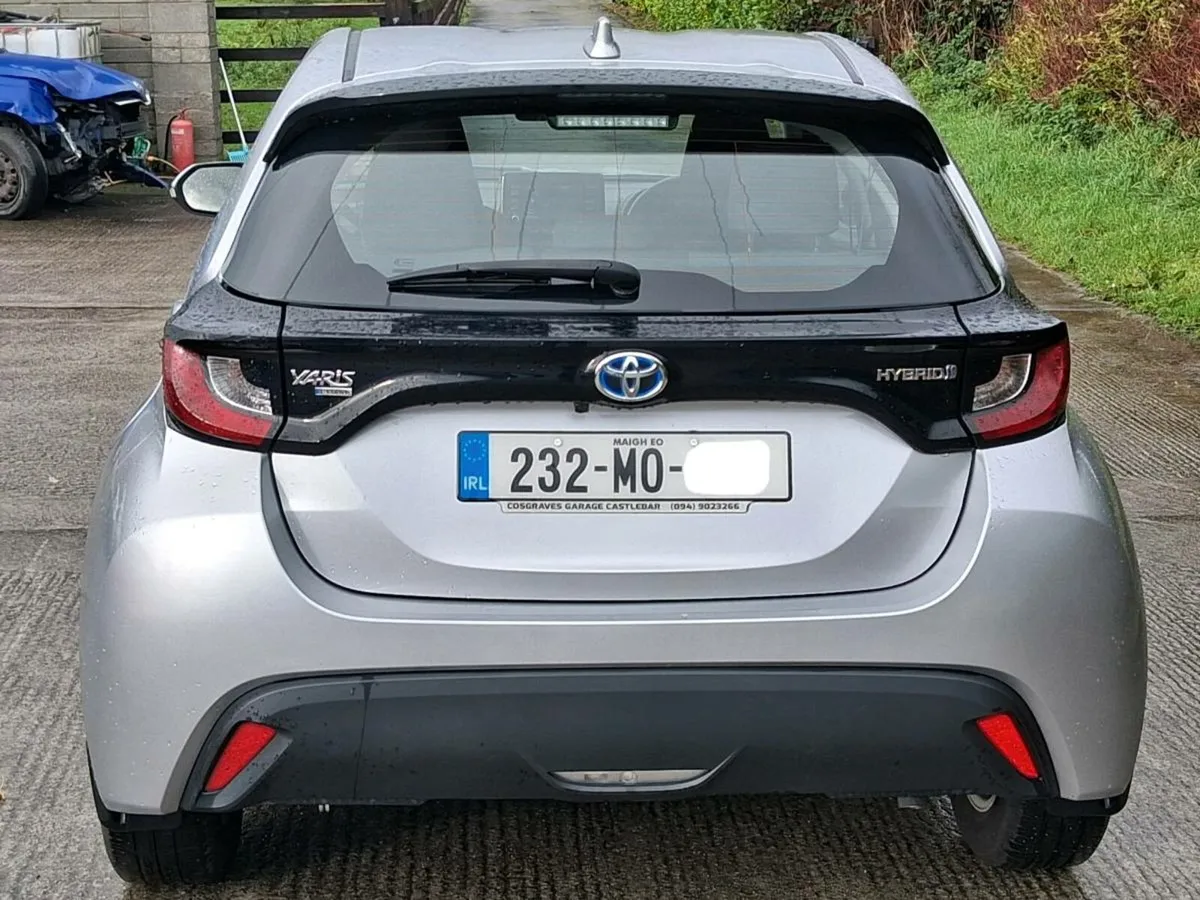 2023 TOYOTA YARIS HYBRID - Image 3