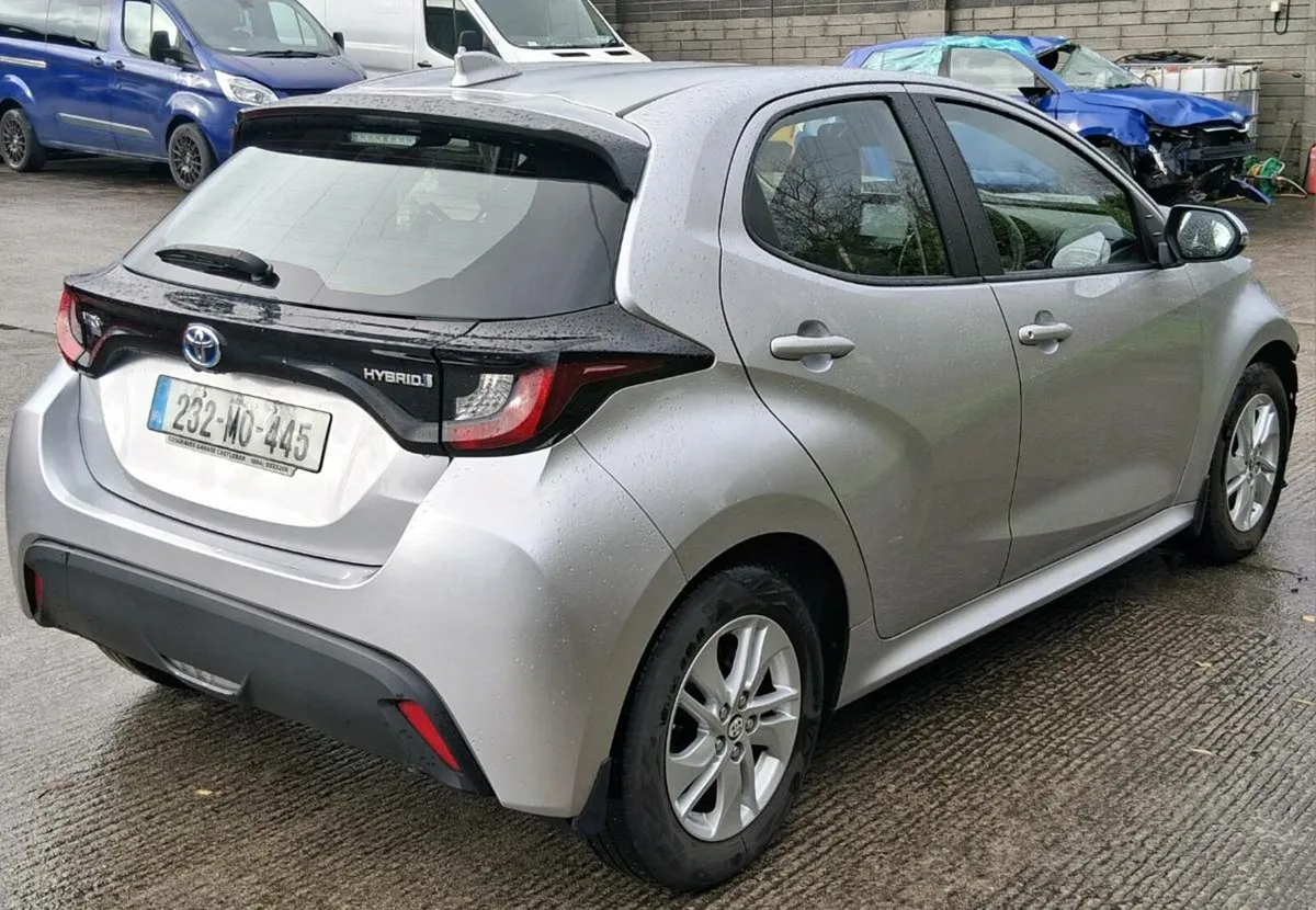 2023 TOYOTA YARIS HYBRID - Image 4