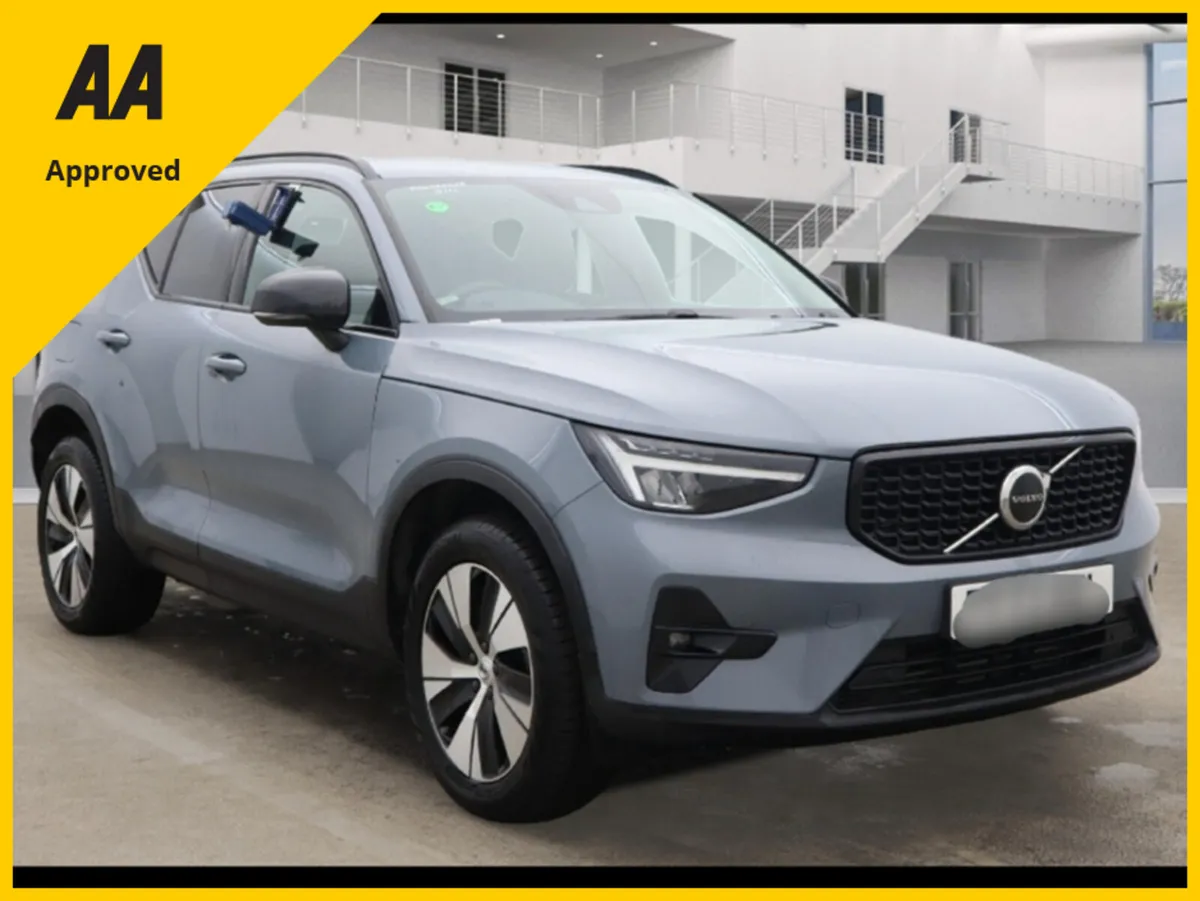 Volvo XC40 2022 XC40 Petrol Plug In Hybird Plus Da - Image 1