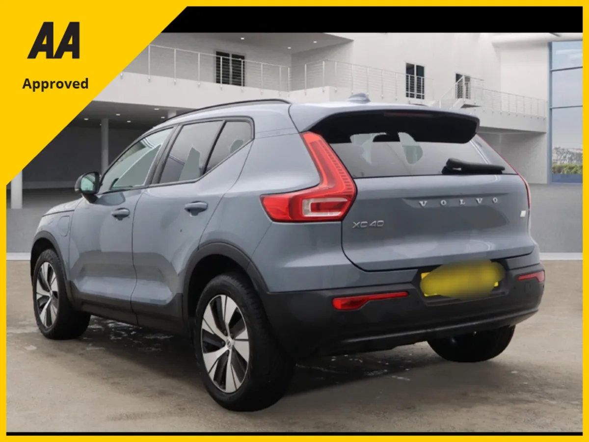 Volvo XC40 2022 XC40 Petrol Plug In Hybird Plus Da - Image 3