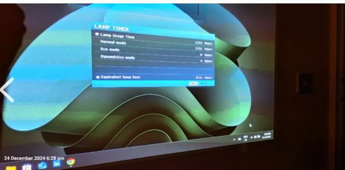 Vivitek DW265 Projector with screen. - Image 3