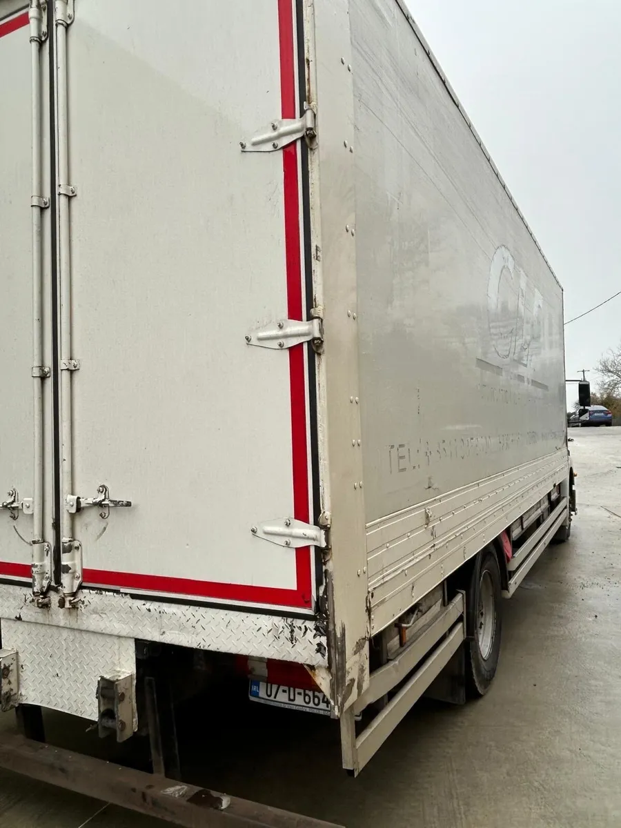 2007 Merc Axor - Image 2