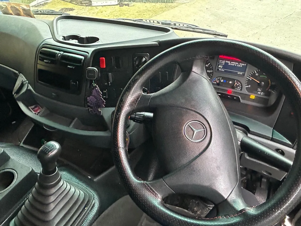 2007 Merc Axor - Image 4