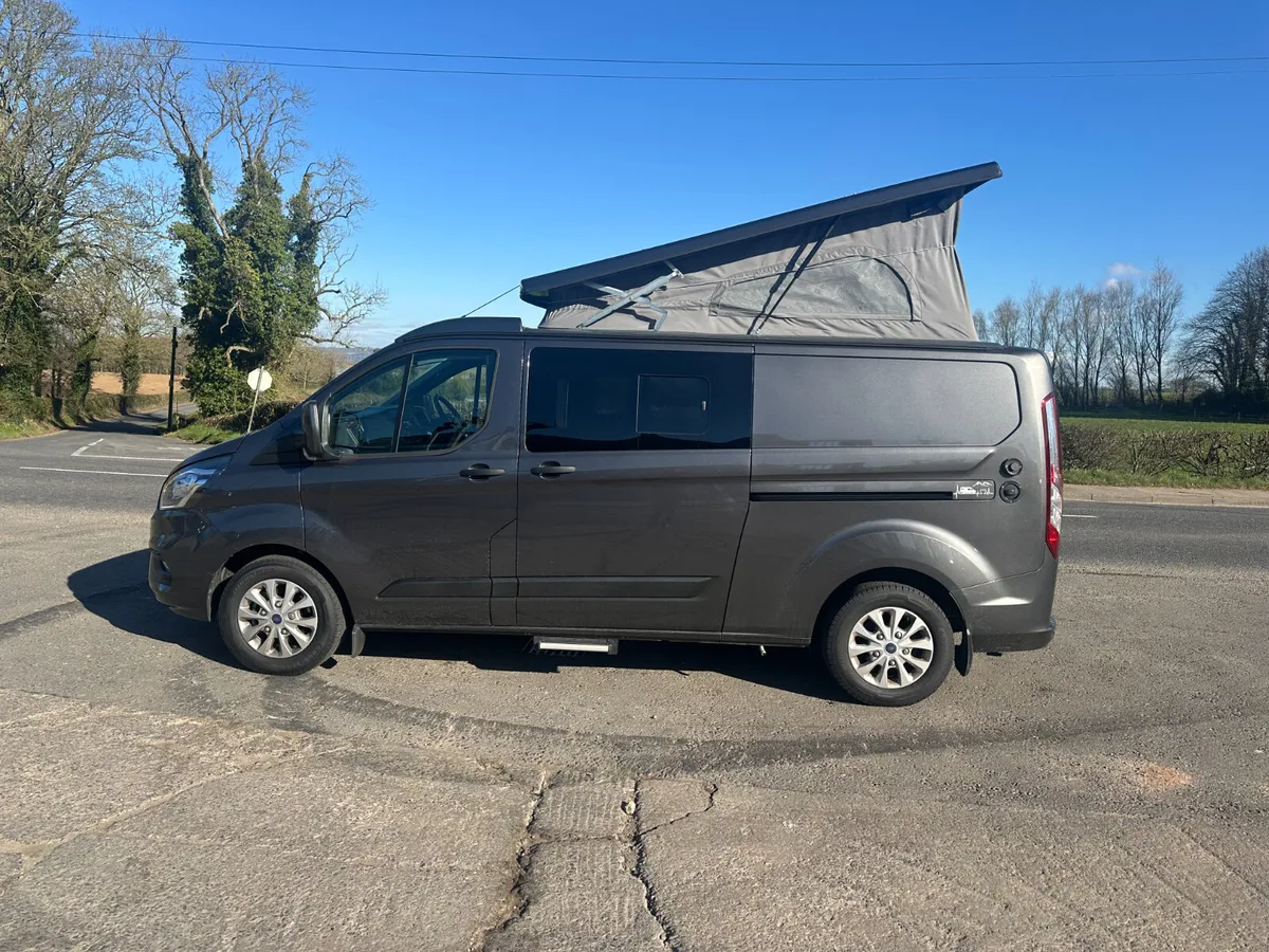 Campervan with shower and toilet - Image 2