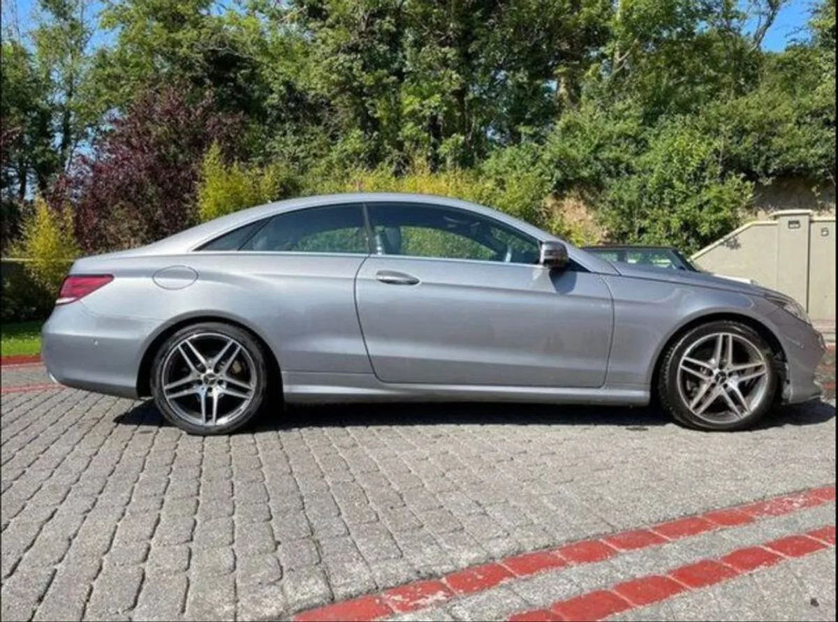 Mercedes E220 - Image 2