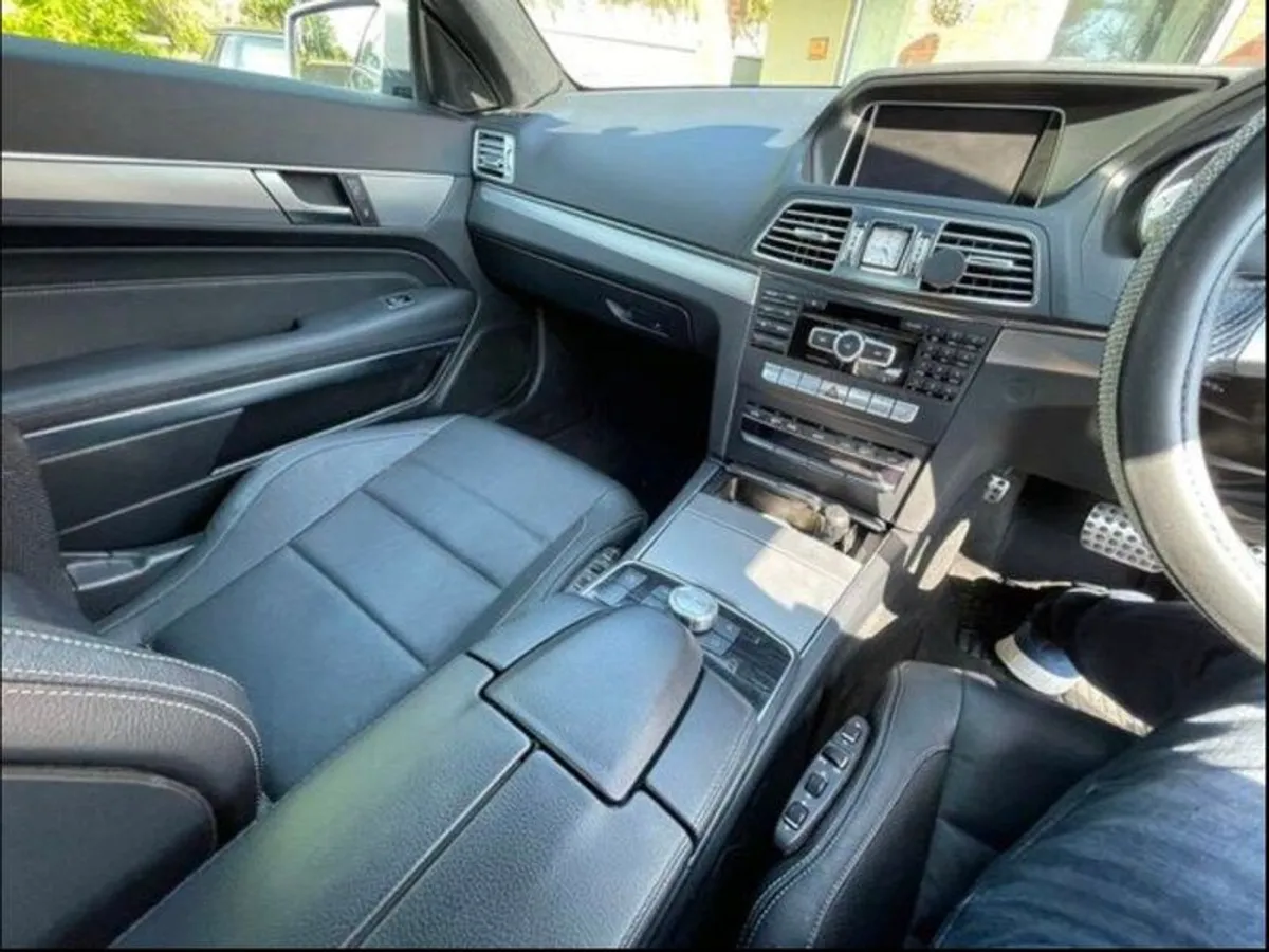 Mercedes E220 - Image 4