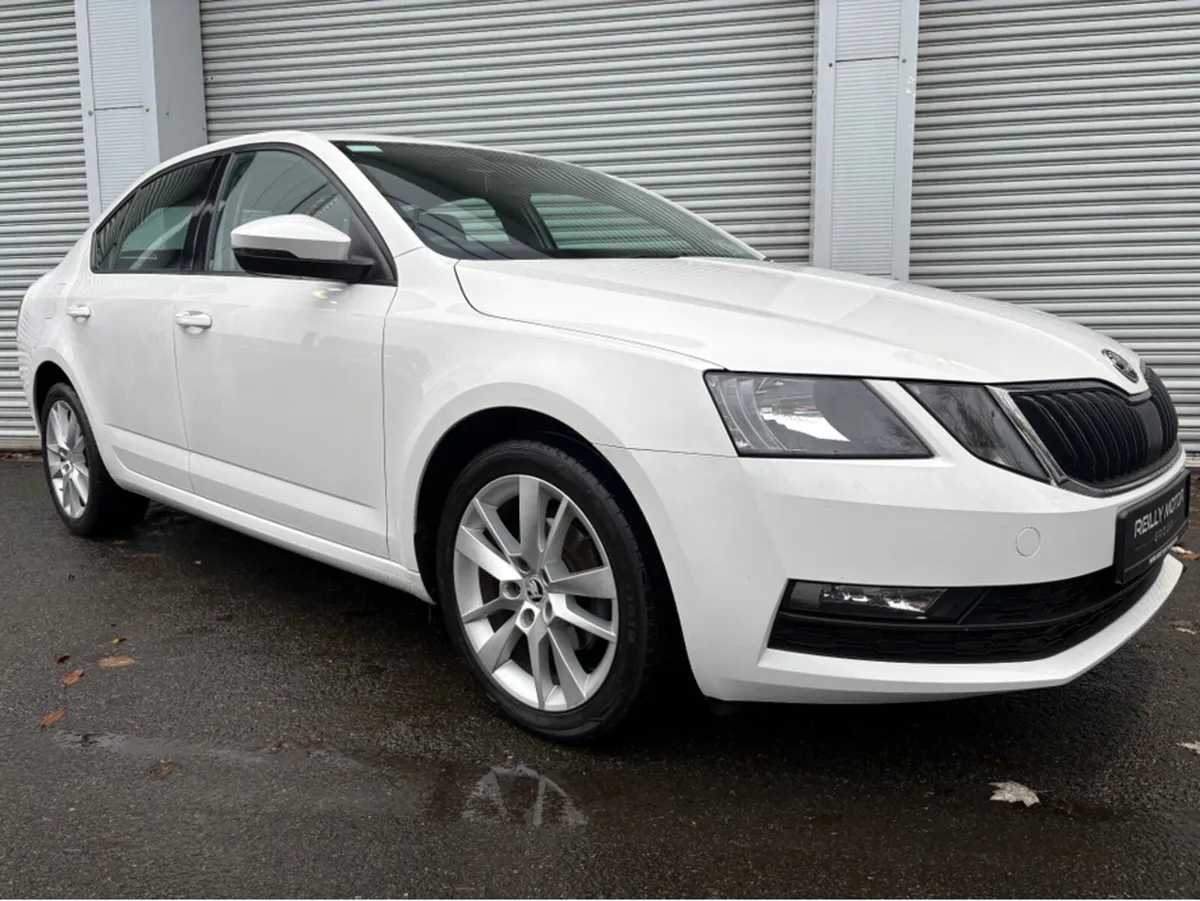 Skoda Octavia 1.6 DIESEL AMBITION - Image 1