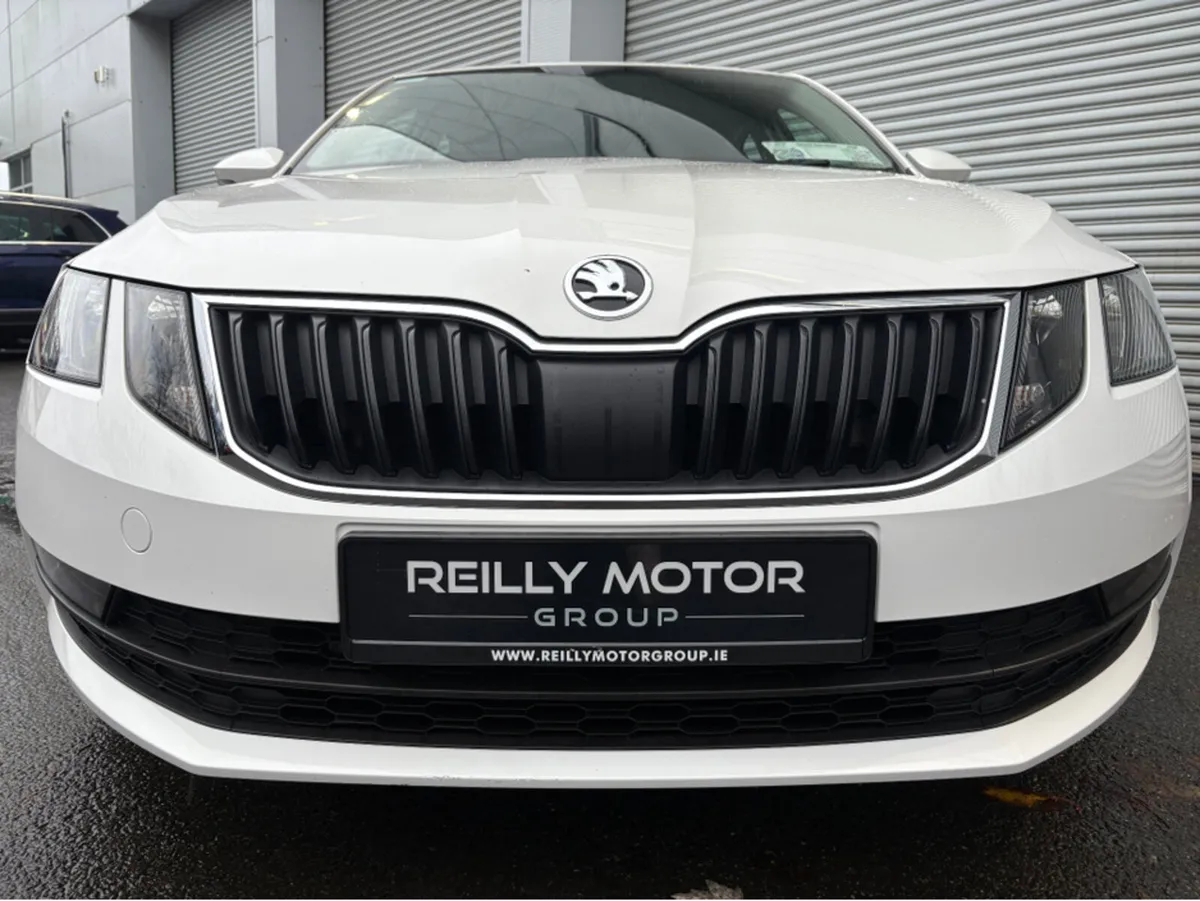 Skoda Octavia 1.6 DIESEL AMBITION - Image 2