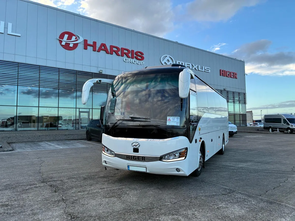 2022 Higer Super 9 41+G - Image 2