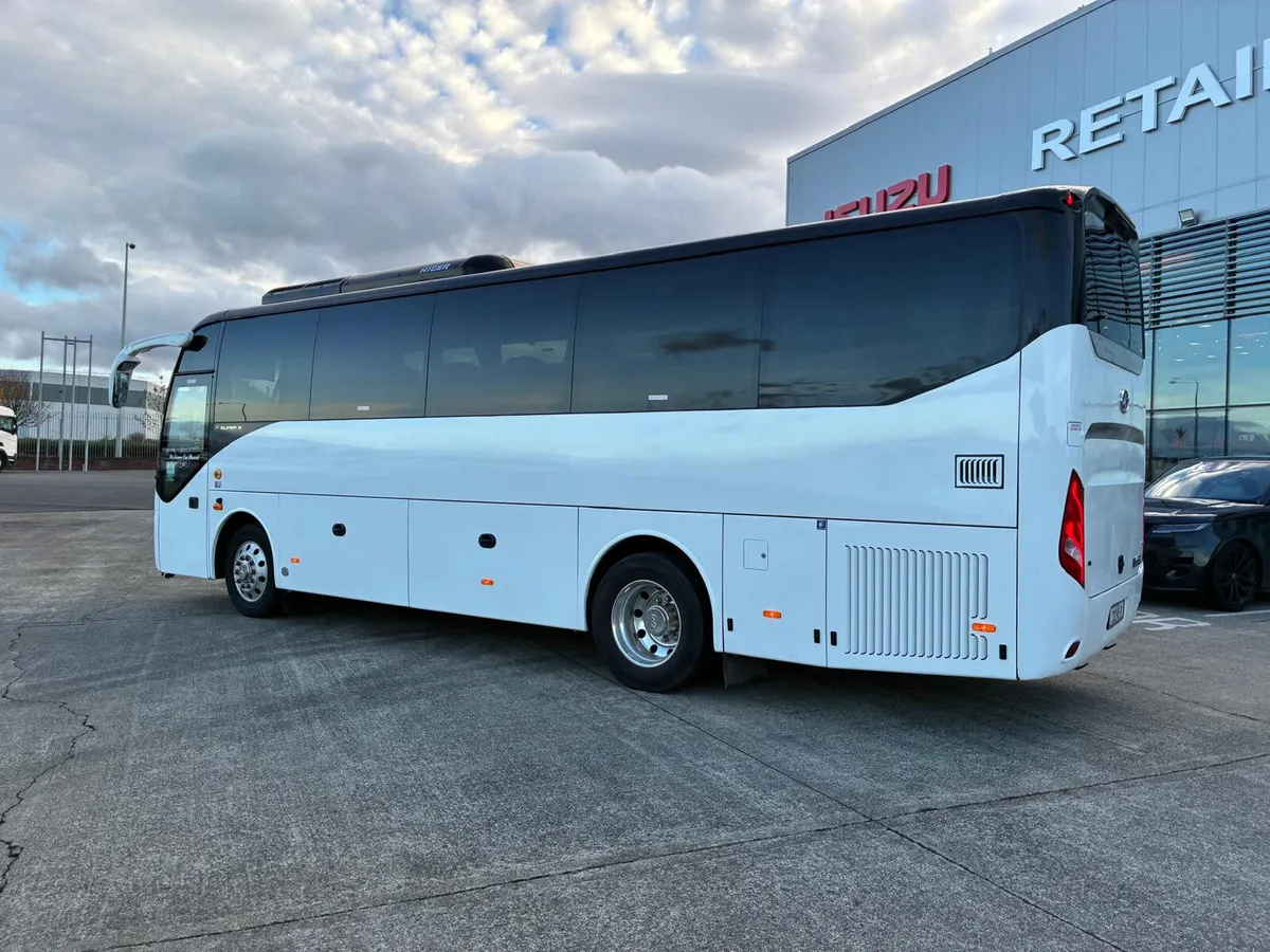 2022 Higer Super 9 41+G - Image 4