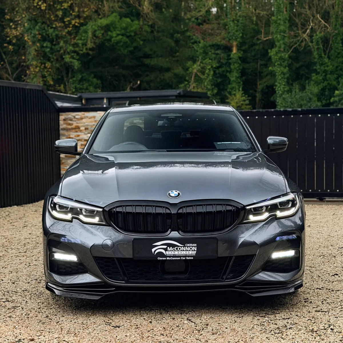 2020 (202)  BMW 330e M-SPORT  290BHP  **SUNROOF** - Image 4