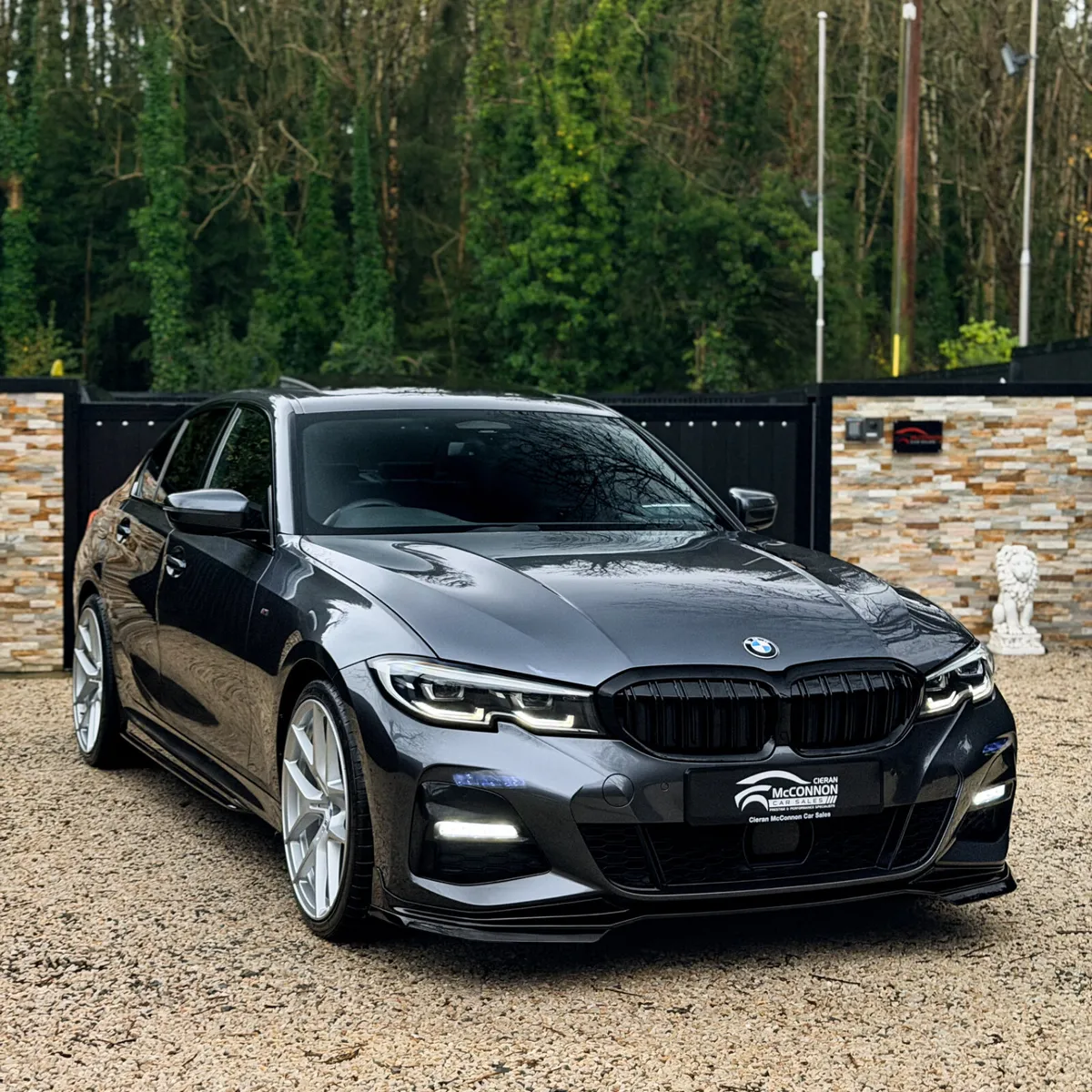 2020 (202)  BMW 330e M-SPORT  290BHP  **SUNROOF** - Image 3