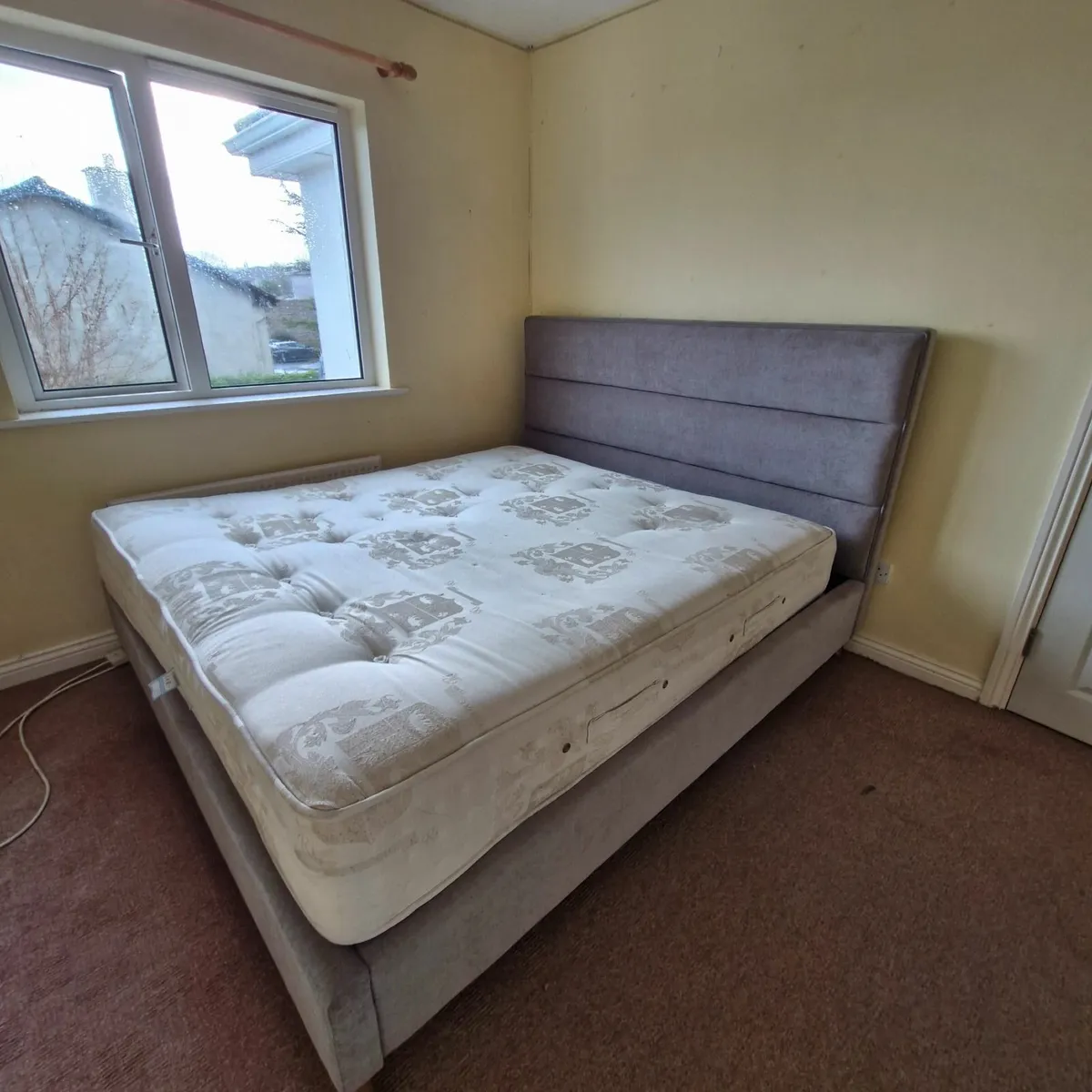 Bed frame & matress - Image 1
