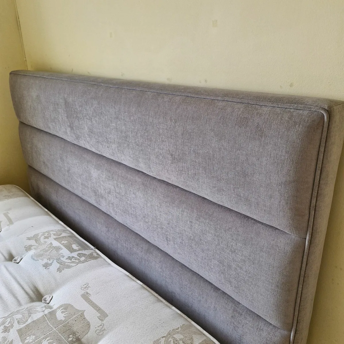 Bed frame & matress - Image 4