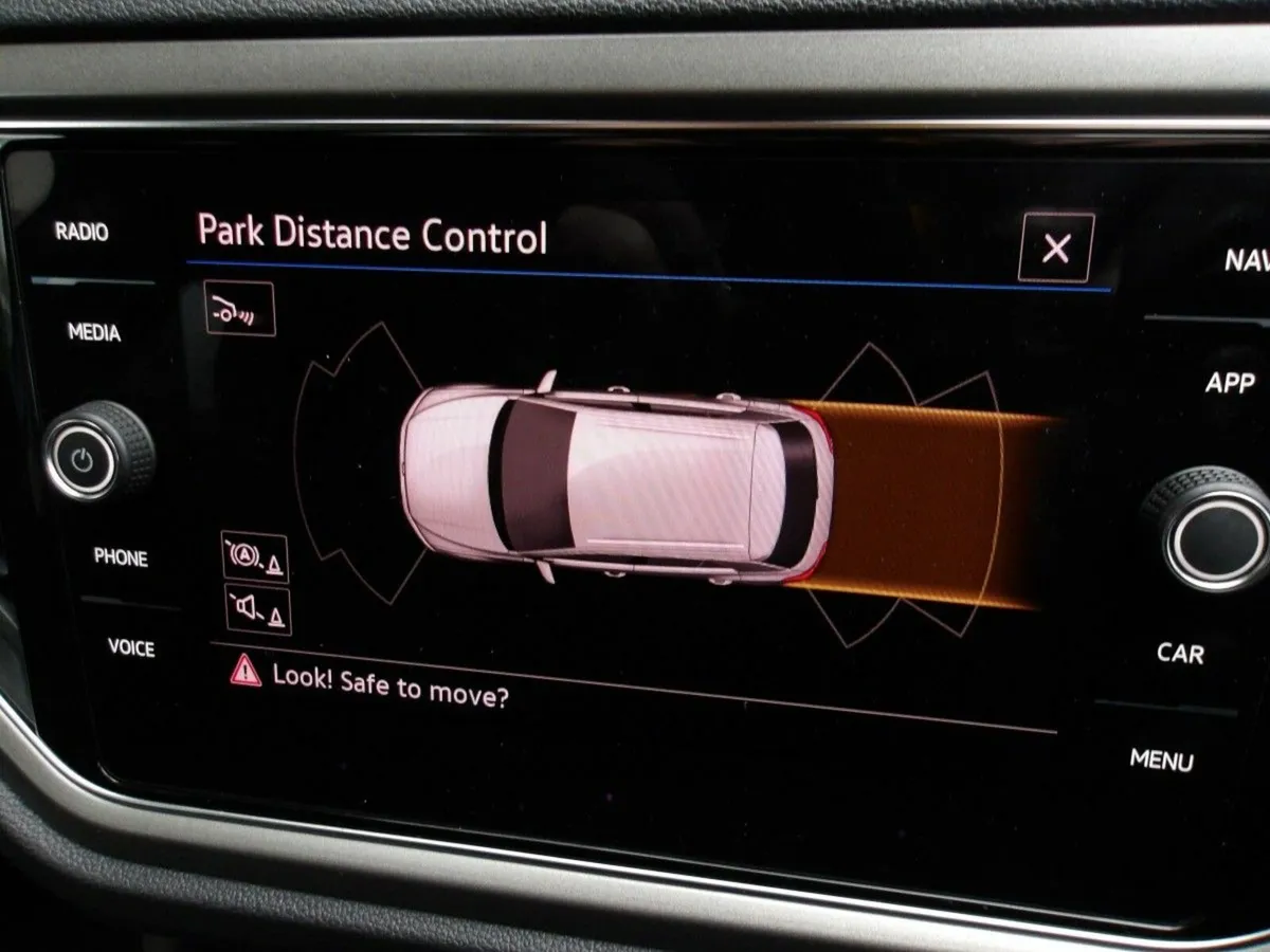 Volkswagen T-Roc 2.0 TDI 115bhp Design - Image 4