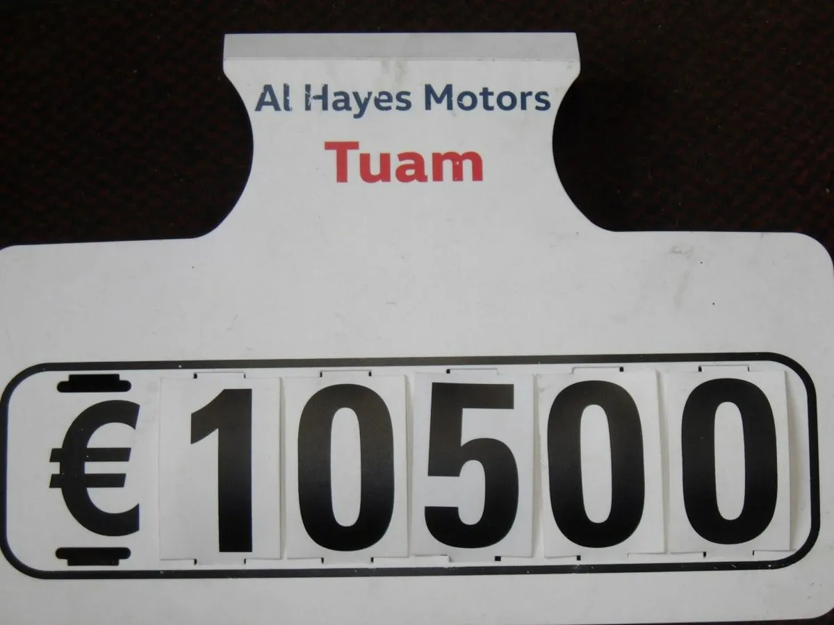 Volkswagen Tiguan 2.0 TDI 110BHP LIFE & LEISURE - Image 3