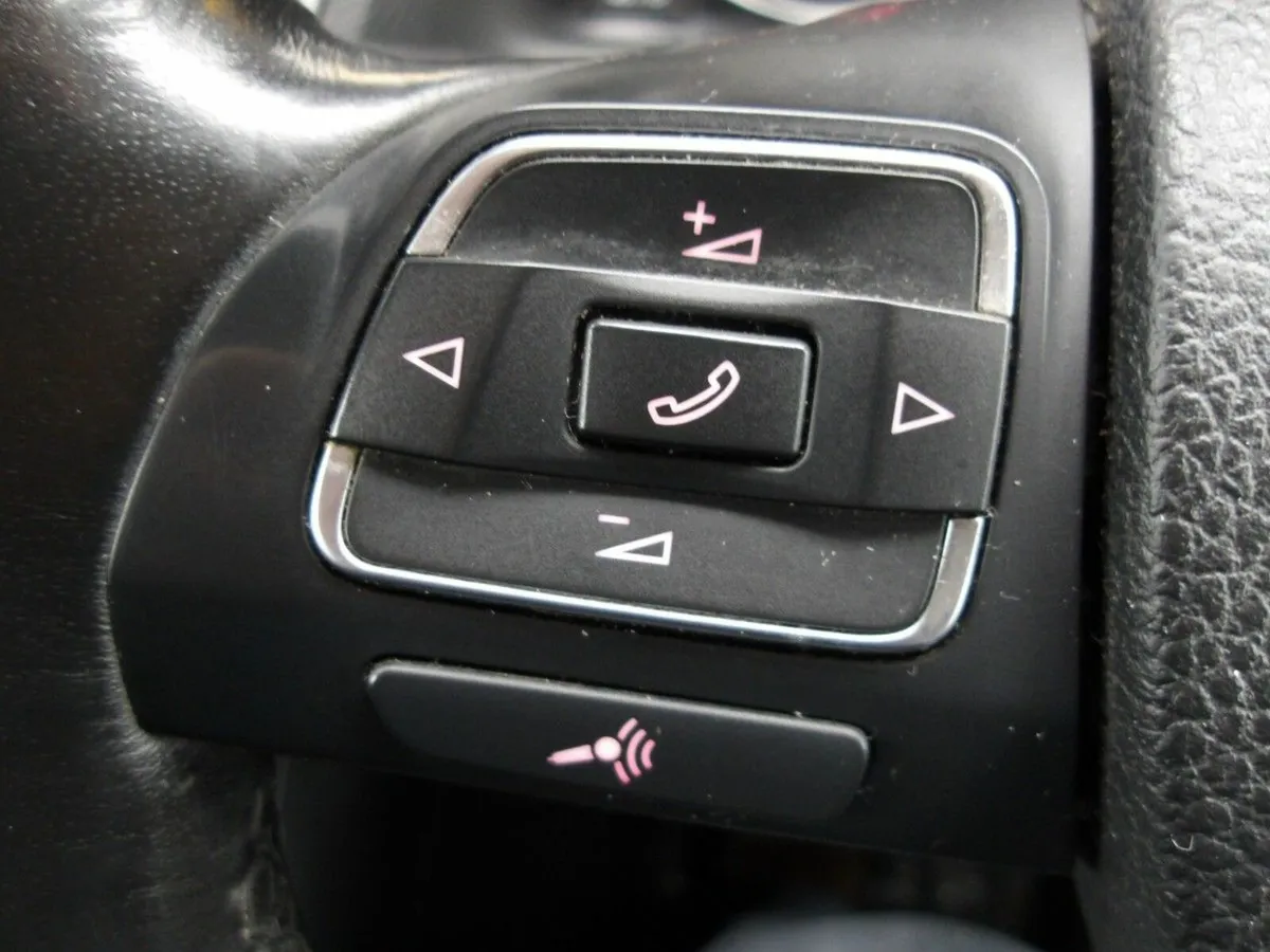 Volkswagen Tiguan 2.0 TDI 110BHP LIFE & LEISURE - Image 4