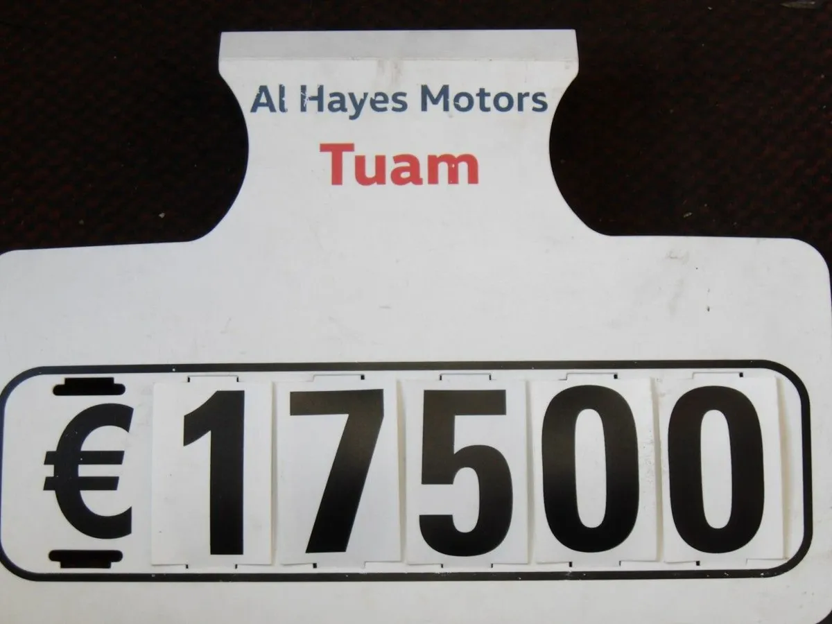 Volkswagen Golf 1.6 TDI 115HP SPORTS - Image 3