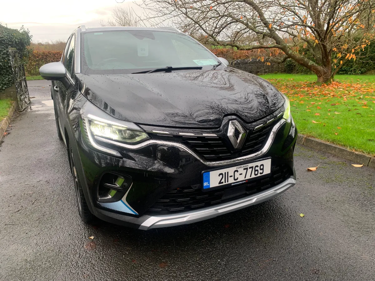 Renault Captur 2021 Plug-In Hybrid - Image 2