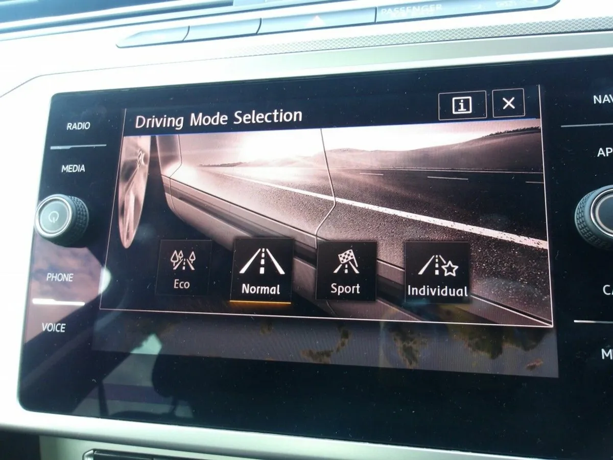 Volkswagen Passat 2.0 TDI 150HP Comfortline - Image 4