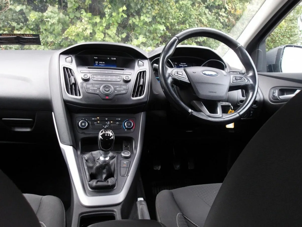 Ford Focus 1.5 TDCi ZETEC - Image 4