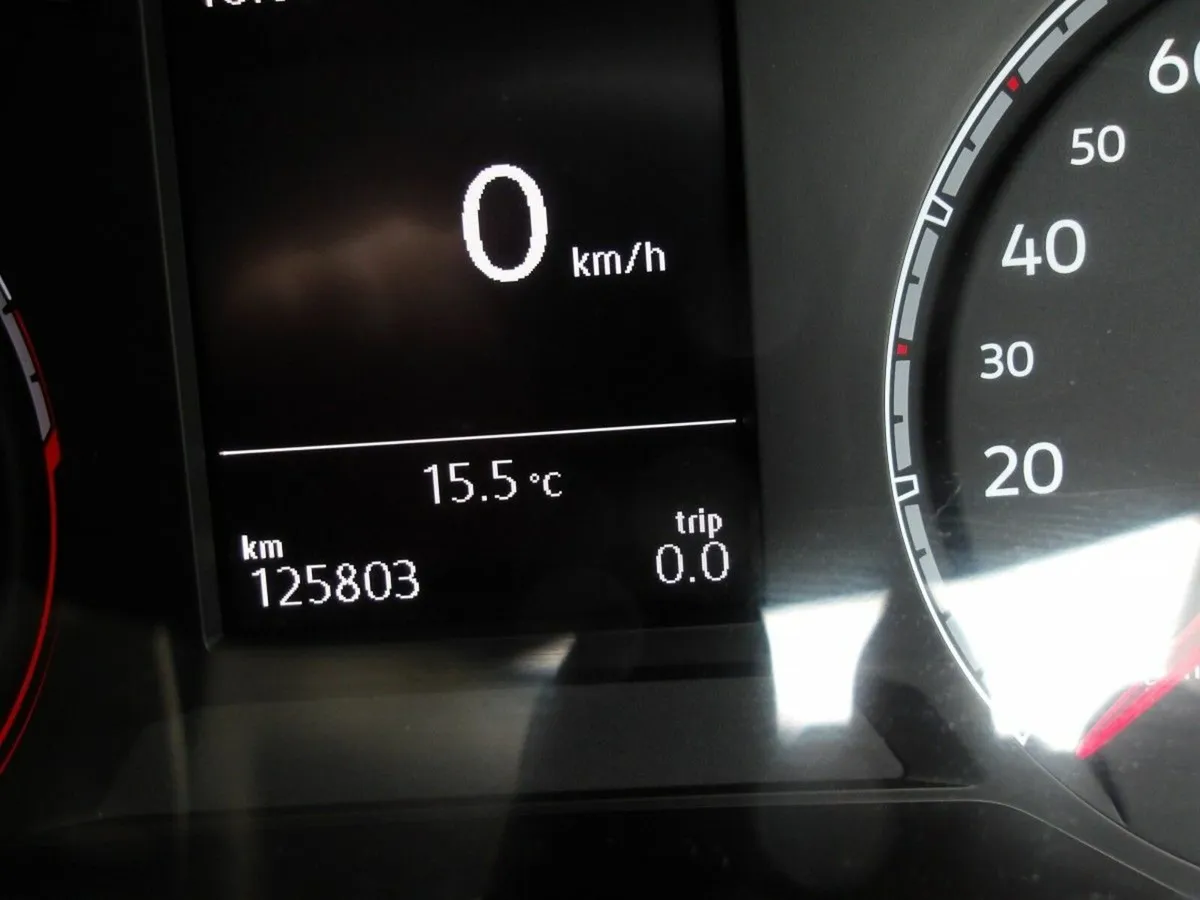 Volkswagen T-Roc 1.6 TDI 115bhp Design - Image 2