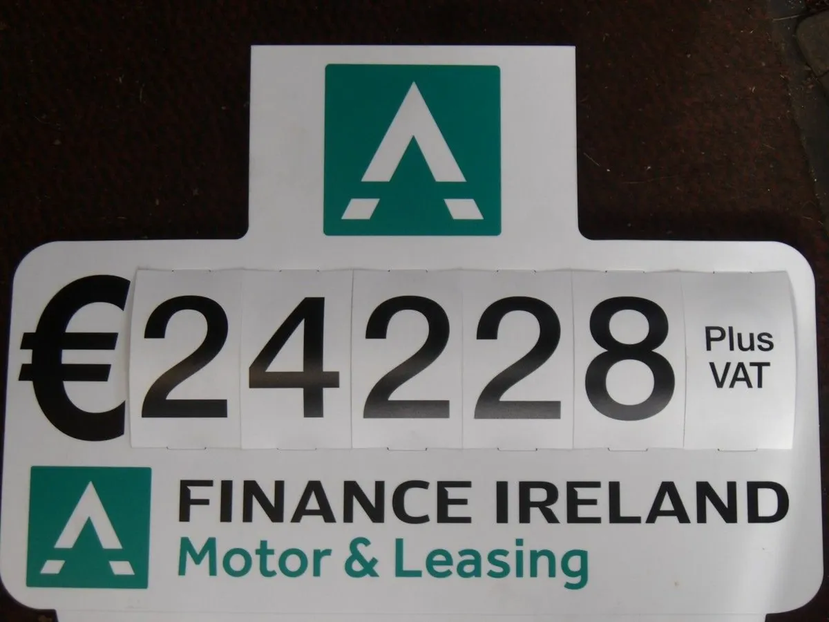 Volkswagen Crafter CRAFTER 30 MWB 140BHP  M6F 5DR - Image 3