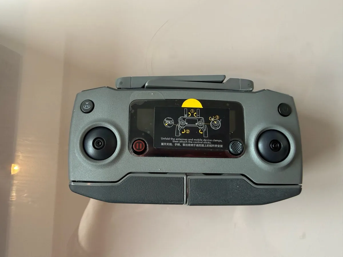 DJI Mavic 2 Zoom Drone + case + controller + 4 bat - Image 4