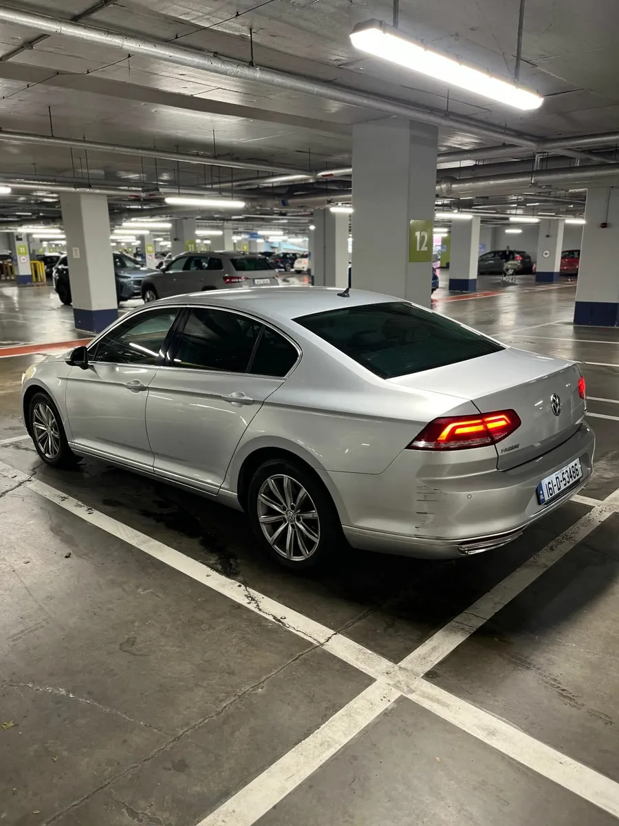 Automatic Volkswagen Passat 2016 1.6TDI - Image 3