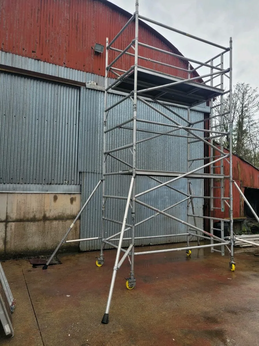 Boss aluminium scaffold tower, FREE DELIVERY - Image 2