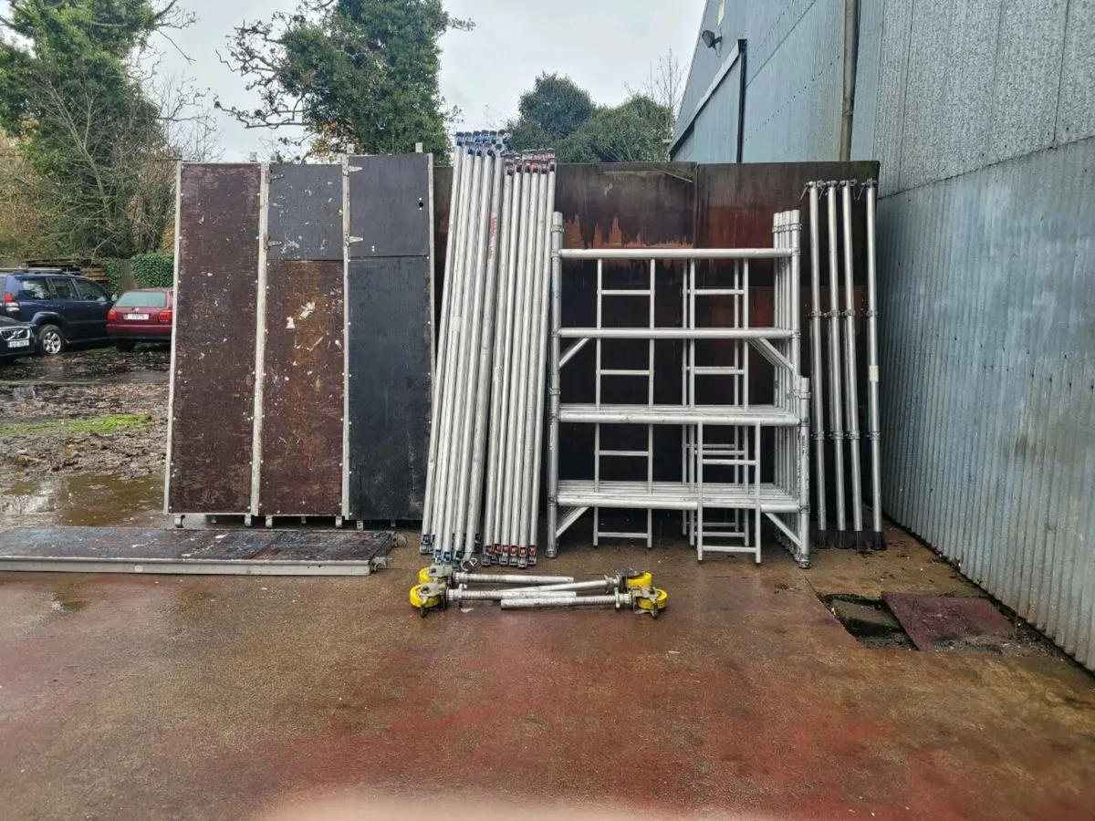 Boss aluminium scaffold tower, FREE DELIVERY - Image 4