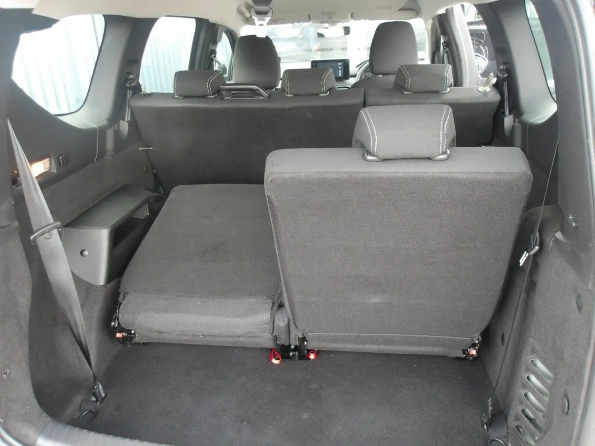 Dacia Jogger TCe 110 Expression * 7 SEATER * - Image 4